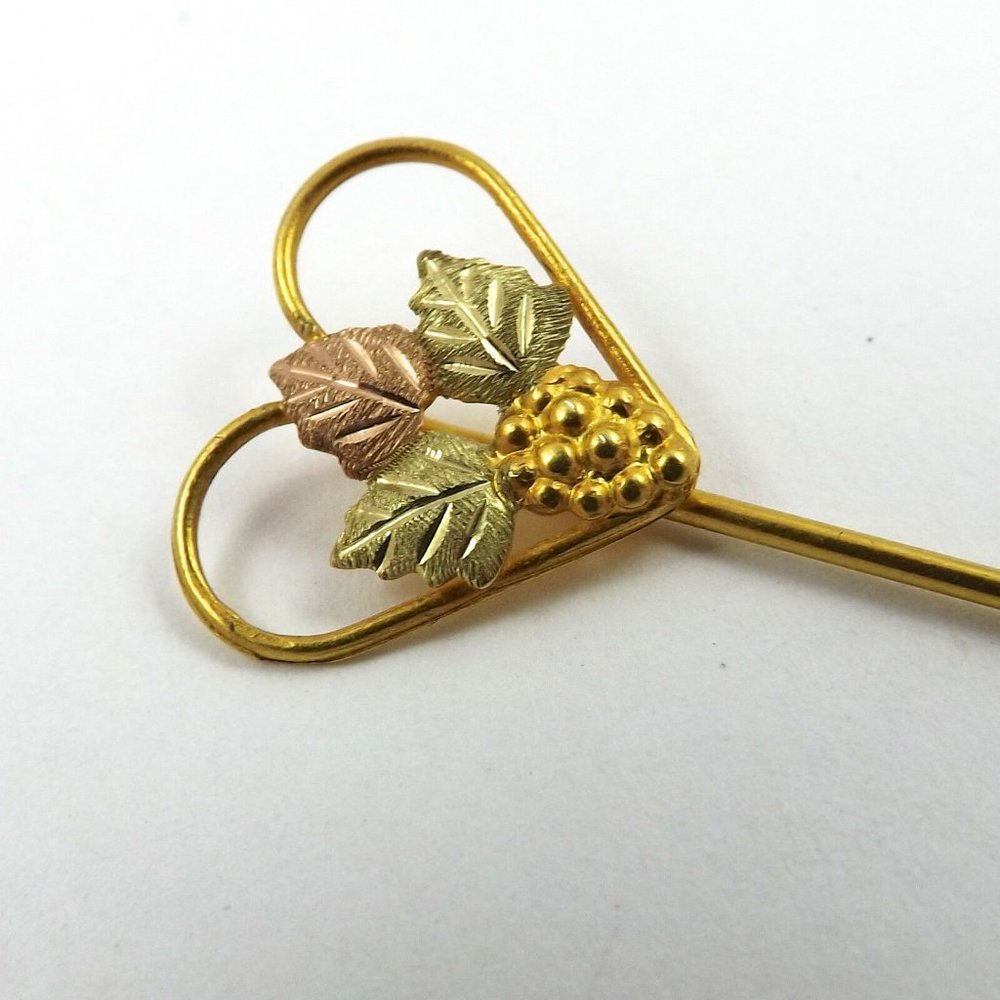 Landstroms Black Hills Gold 10k & 12K Tri-gold Grape Lapel Pin